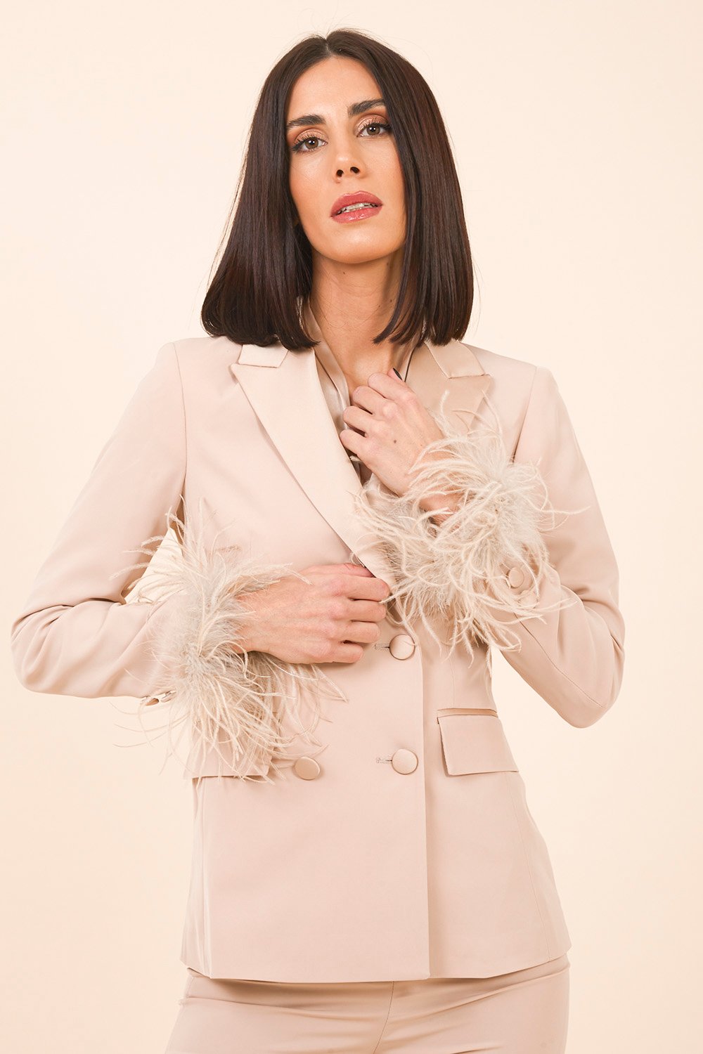 Tailleur Doppio Petto in Crepe con reverse in Satin Champagne