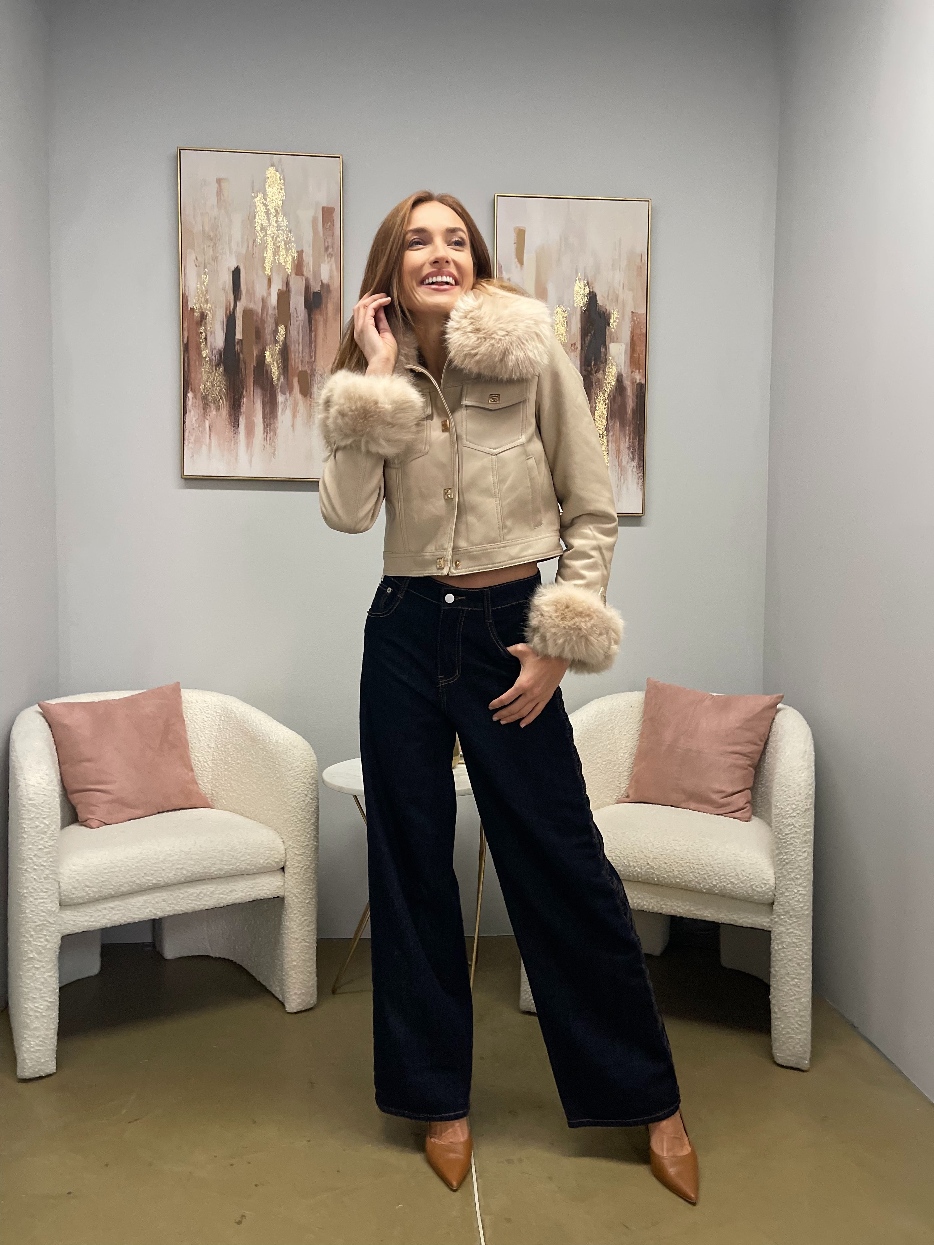 Giubbino Corto in Pelle Vegana con Pelliccia