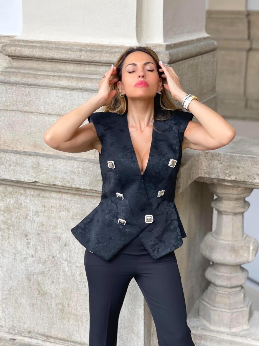 Black jacquard ruffled blazer