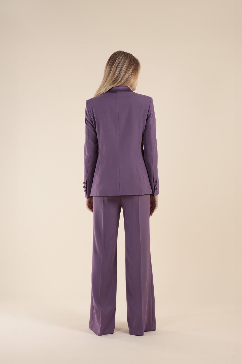 Tailleur Doppiopetto con Revers in Raso Berry