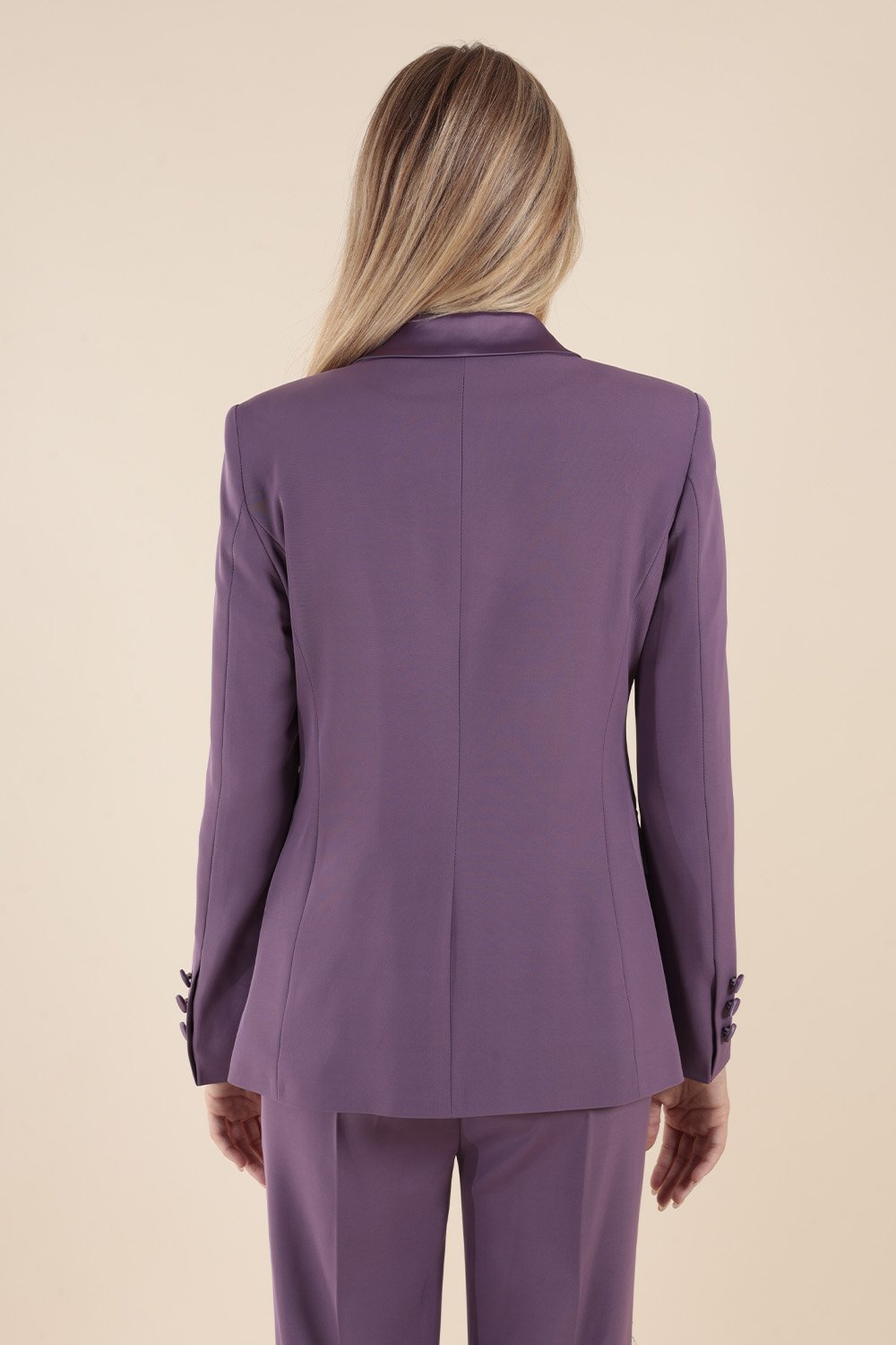 Tailleur Doppiopetto con Revers in Raso Berry