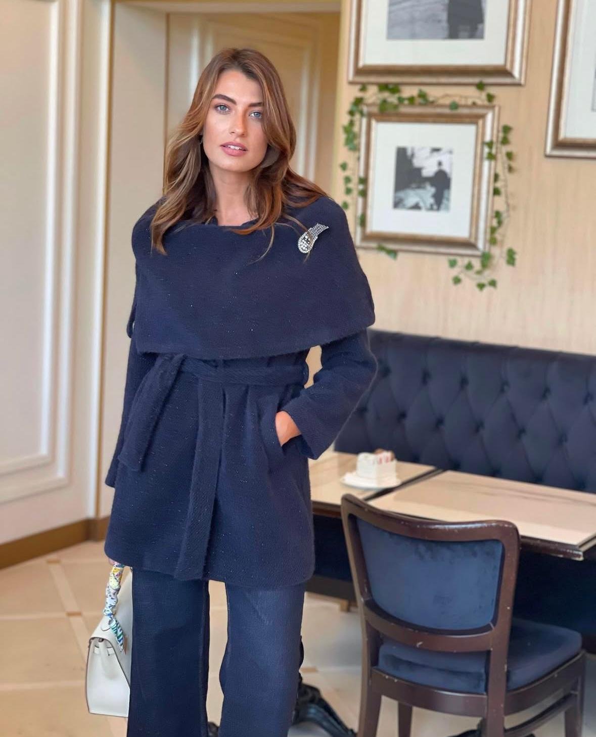 Mantella Con Cintura