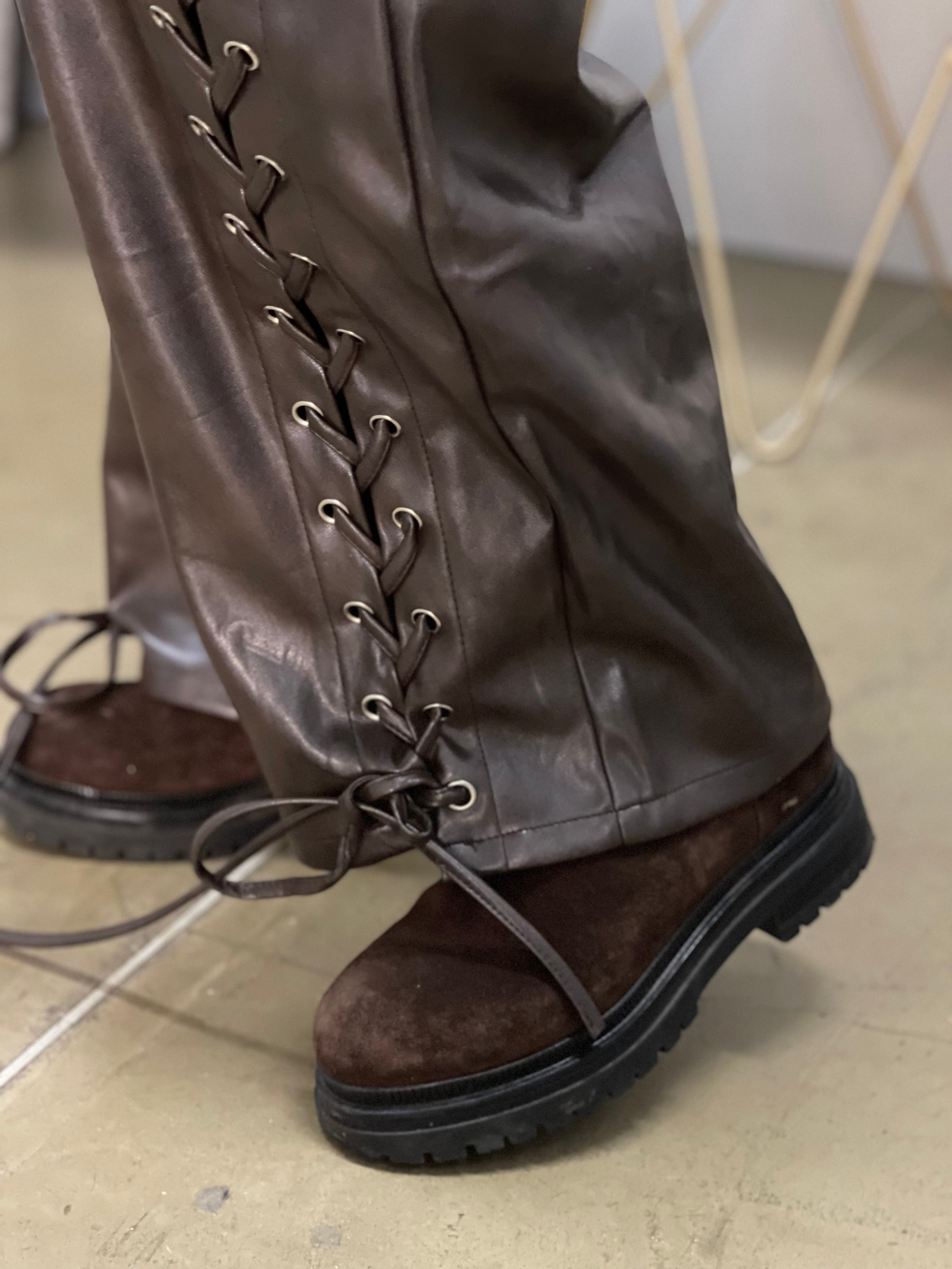 Pantaloni in Pelle Vegana Choco